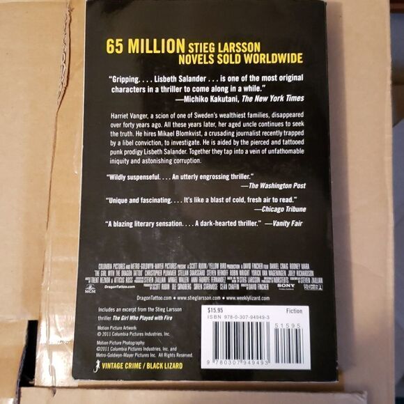💚3/$20 "The Girl with the Dragon Tatoo" Soft Cover Book - Picture 2 of 4